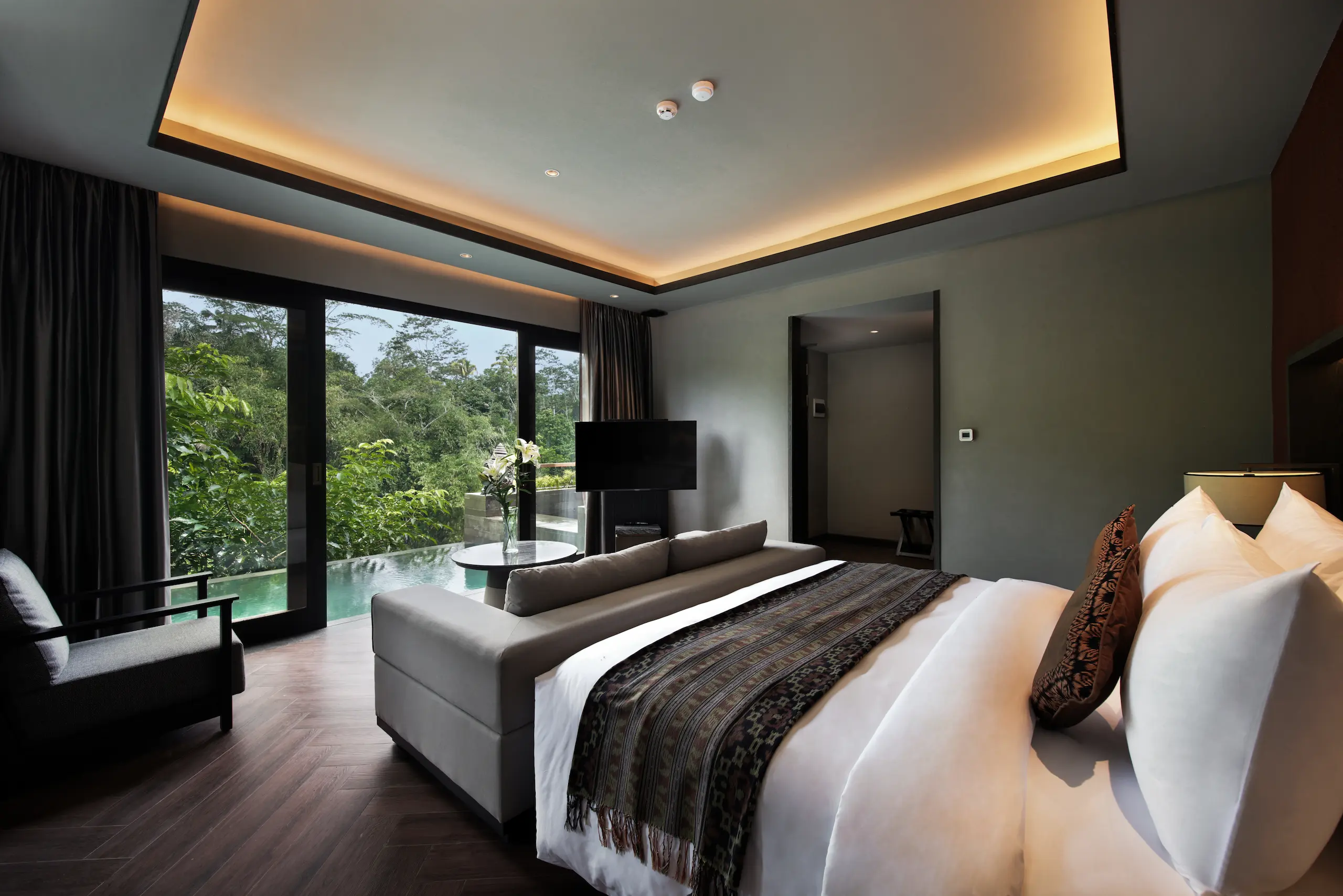 Private Pool Suite — photo 2
